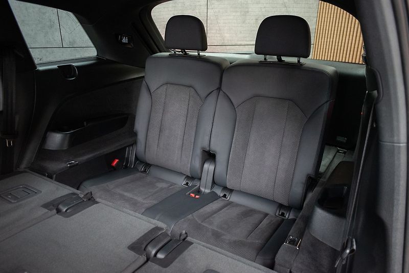 Audi Q7 50 TDI S-LINE*TAŽNÉ*AIR*7.MÍST - fotka 12 z 51