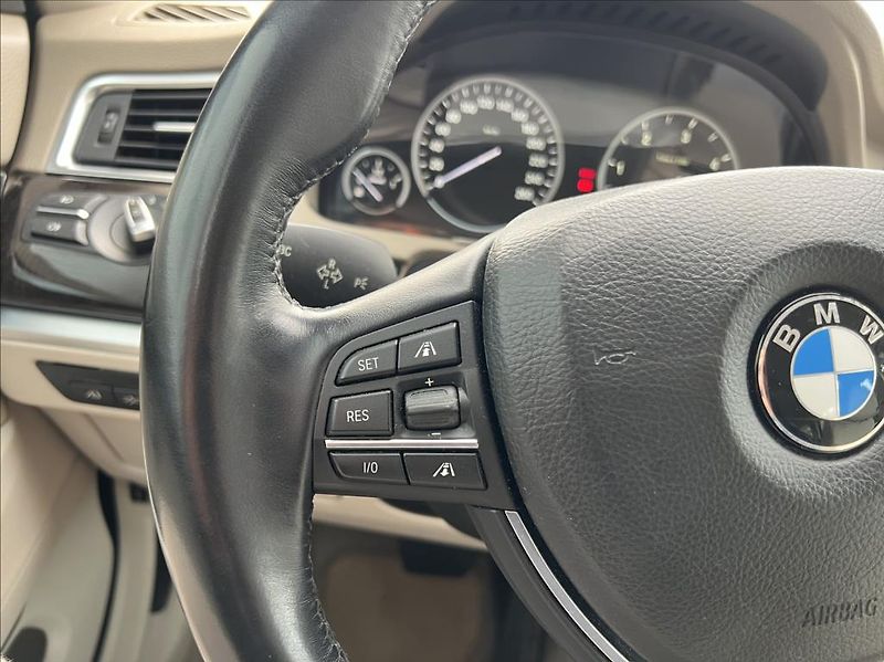 BMW Řada 5 535d GT 1.mai. nové ČR - fotka 26 z 34