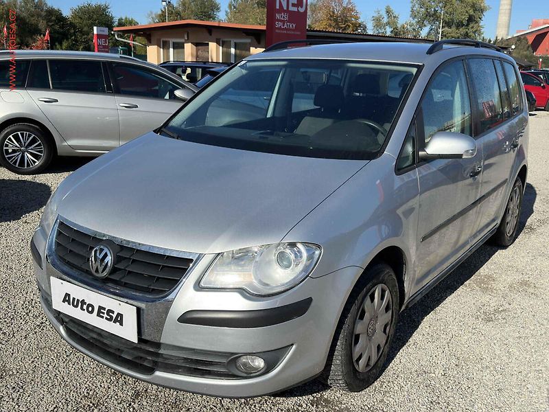 Volkswagen Touran (2009) 1.9TDi, AC, temp - fotka 3 z 16