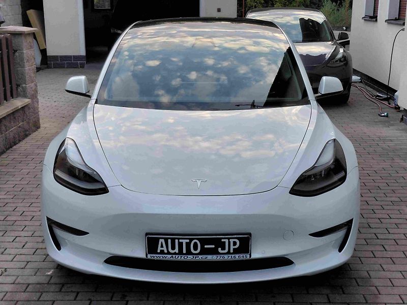 Tesla Model 3 (2021) AWD Long Range - fotka 6 z 10