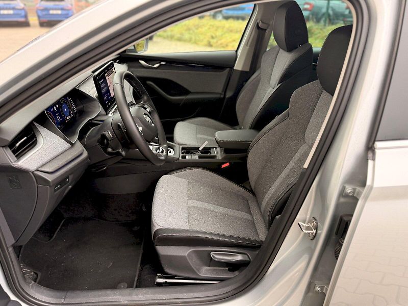 Škoda Octavia (2024) COMBI TOP SELECTION 2,0 TDI 11 - fotka 18 z 33