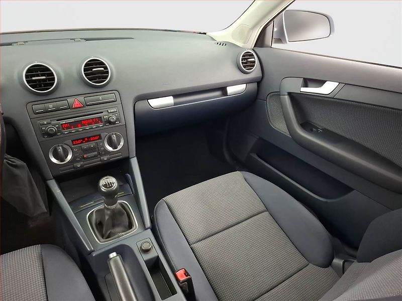 Audi A3 (2004) 2.0 TDI, nová STK, rezervace - fotka 8 z 14