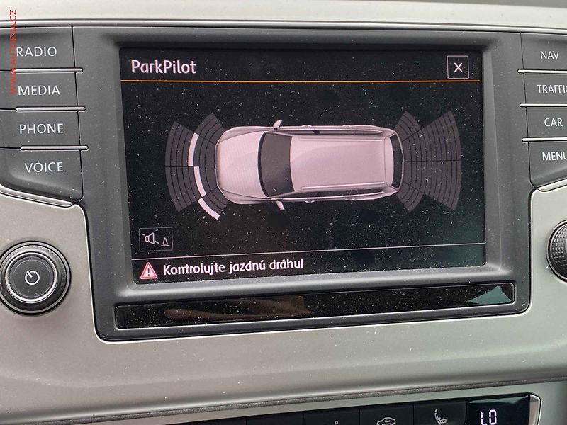 Volkswagen Passat (2015) 2.0TDi, DSG, LED, navi - fotka 18 z 19