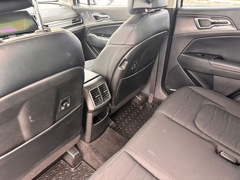 Kia Sportage 1.6 T-GDi MHEV DCT AWD TOP Evo - fotka 26 z 30