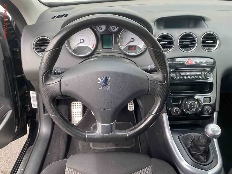 Peugeot 308 (2011) 1.6 VTI, Premium, +kola - fotka 11 z 17