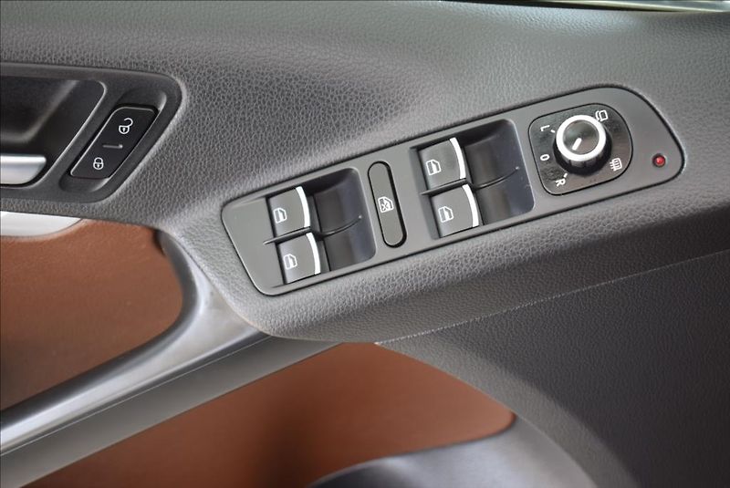 Volkswagen Tiguan 1,4 TSi, 1.maj,navi,kůže,pano, - fotka 28 z 32