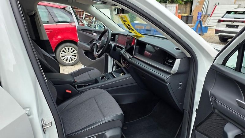 Volkswagen Tayron (2025) 2.0 TDI 142kW 4x4 DSG7 7míst - fotka 17 z 41