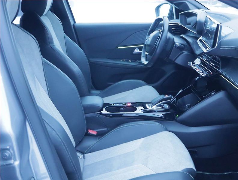 Peugeot 208 (2020) GT 50 kWh, SoH 90%, Automat - fotka 9 z 22