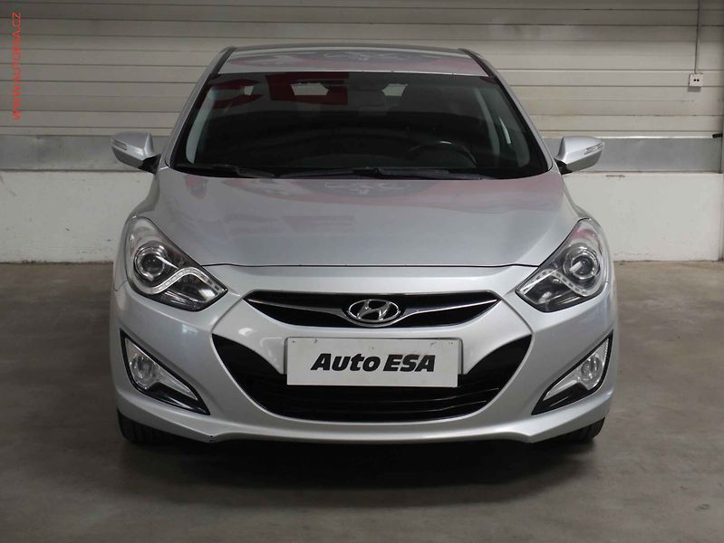 Hyundai i40 (2013) 1.7CRDi, ČR, AC, temp - fotka 2 z 21