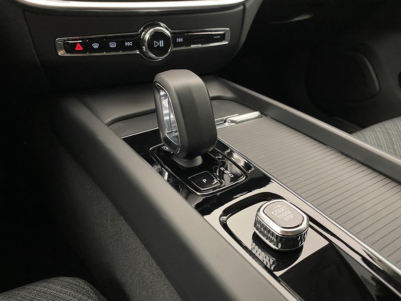 Volvo V60 (2026) B4 AUT CORE - fotka 33 z 56