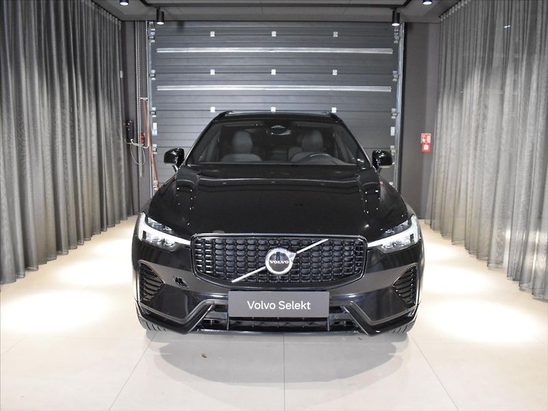 Volvo XC60 2,0 B4 AWD R-Design tažné. - fotka 7 z 22