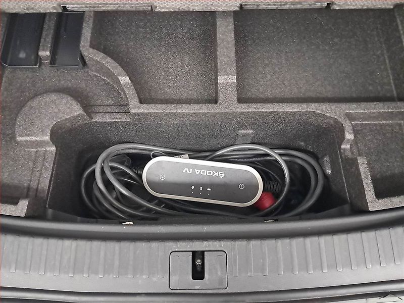Škoda Enyaq (2021) iV 80 (82 kWh), SoH 92% - fotka 16 z 27