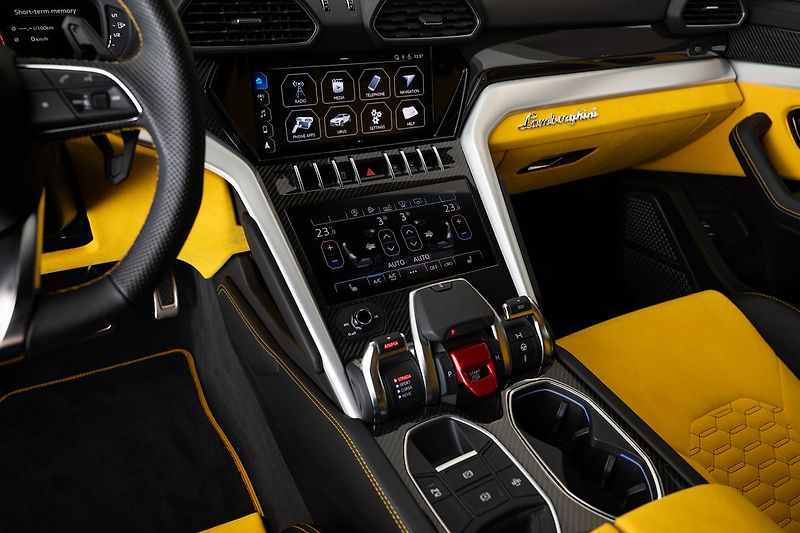 Lamborghini Urus Bang&Olufsen/360/Pano - fotka 6 z 27