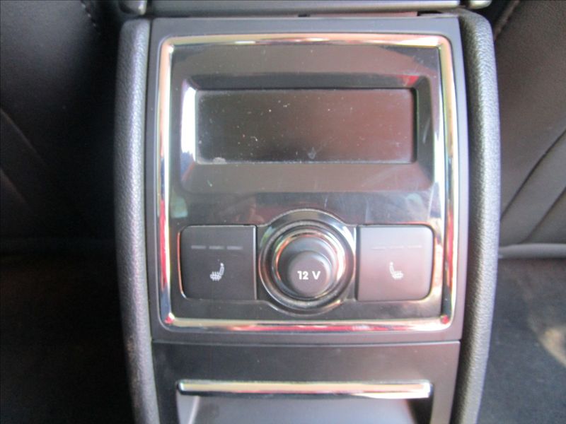 Škoda Superb Combi 2.0TDi 125kW Elegance - fotka 22 z 43