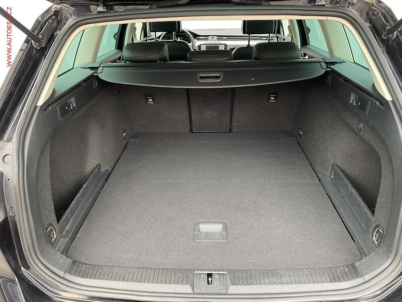 Volkswagen Passat (2016) 2.0 TDi, Highline, LED - fotka 7 z 18