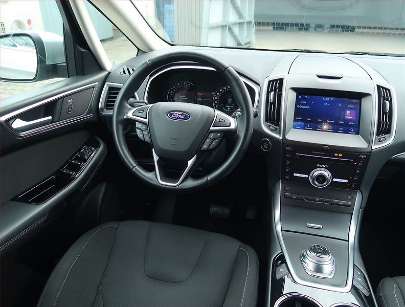 Ford S-MAX (2020) Titanium 2.0 TDCi, Automat - fotka 7 z 17