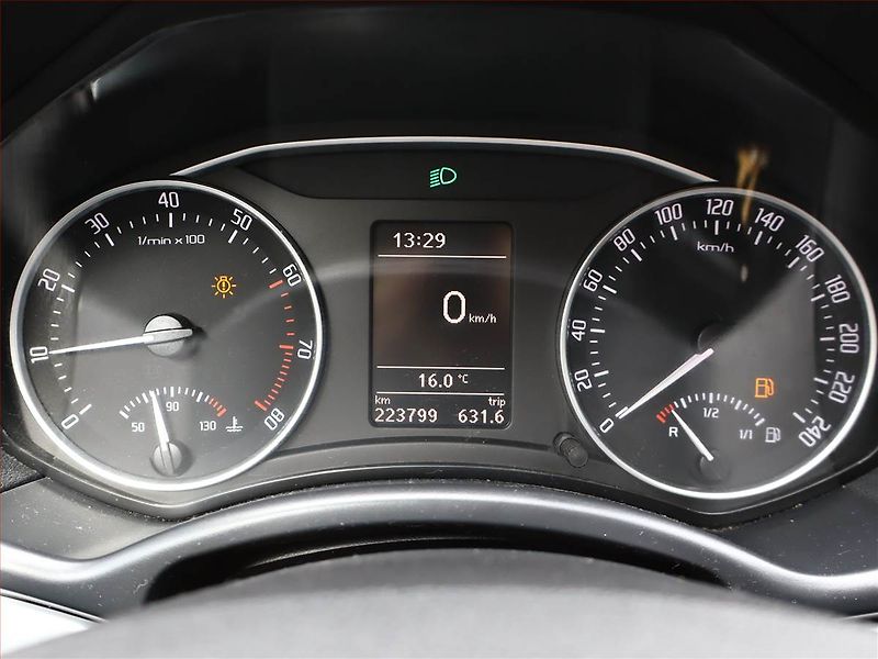 Škoda Octavia (2022) Style 2.0 TDI, ČR,1.maj - fotka 8 z 15