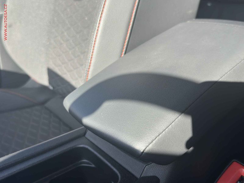 Seat Leon (2022) 1.5TSi, ČR, FR, LED - fotka 21 z 22
