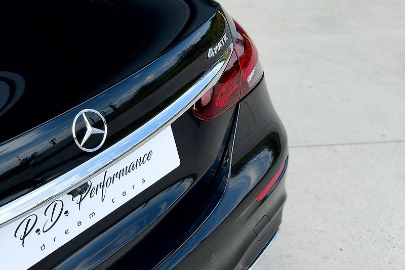 Mercedes-Benz Třídy E (2020) E 220d 4Matic AMG Line - fotka 18 z 112