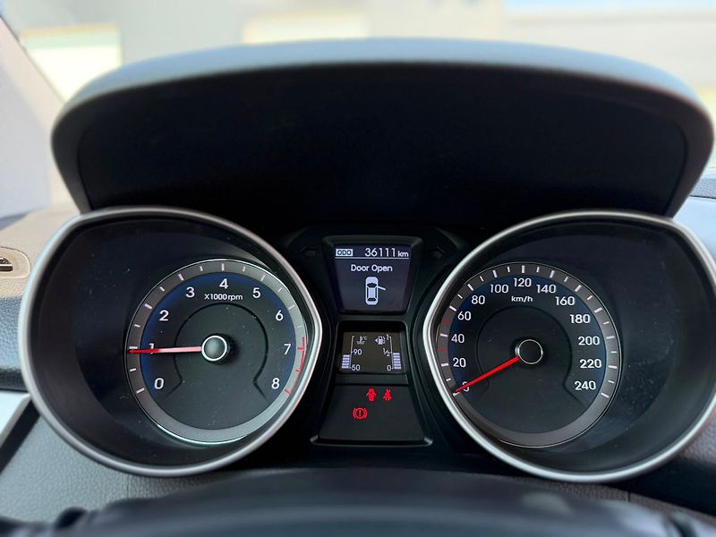 Hyundai i30 1.4CVVT 100 MAN6 Trikolor - fotka 3 z 25