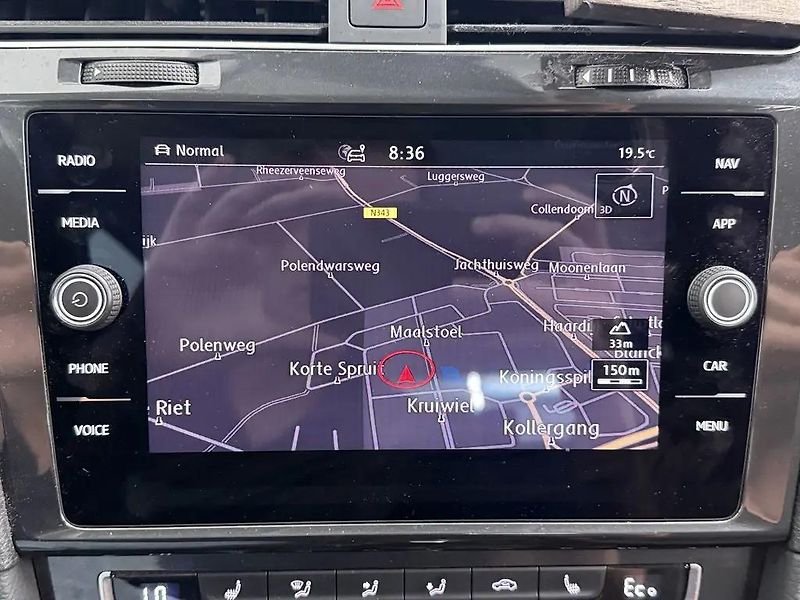Volkswagen e-Golf 100kW Edition ACC 1.Maj DPH - fotka 8 z 12