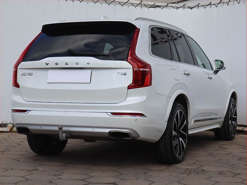 Volvo XC90 (2018) T8 Twin Engine AWD - fotka 5 z 19