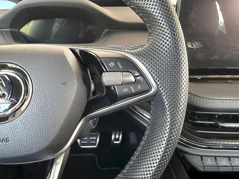 Škoda Enyaq (2024) Sportline 85 210 kW / 82 kWh - fotka 13 z 29