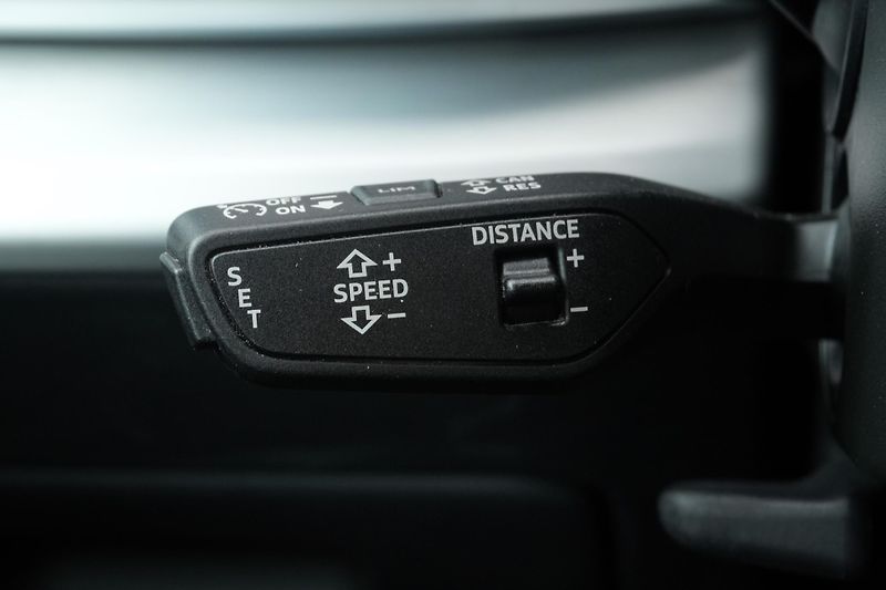 Audi SQ8 4.0 TFSI, ČR, Tažné, Matrix - fotka 20 z 44