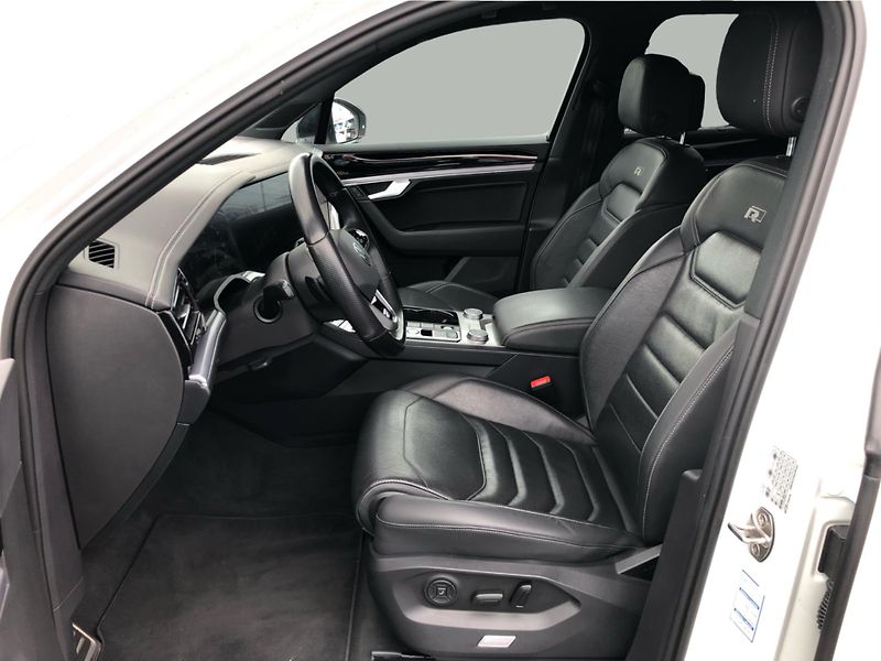 Volkswagen Touareg 3.0 TDI R-Line - fotka 11 z 30
