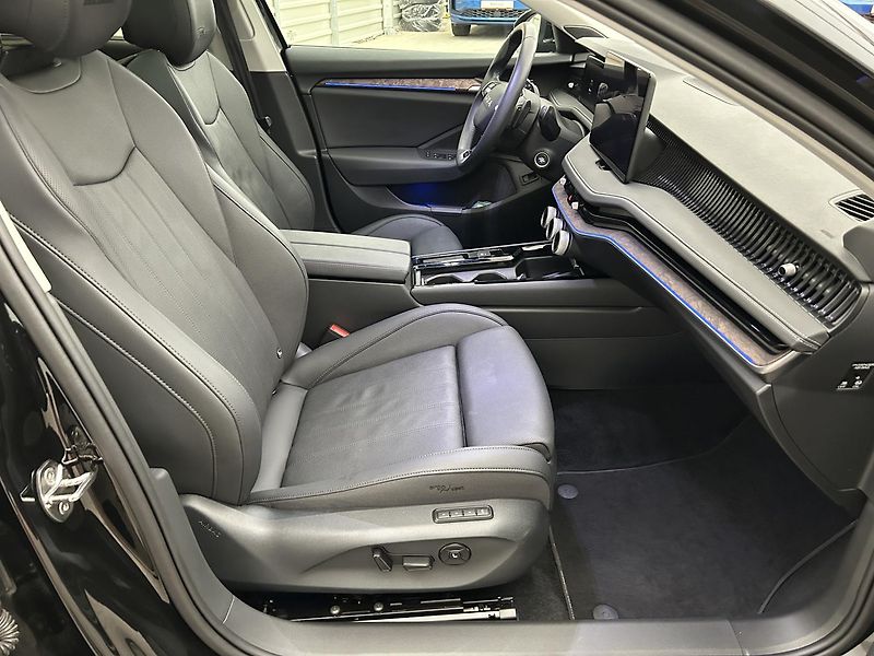 Škoda Superb 2.0 TDI 4x4 L & K - fotka 28 z 34