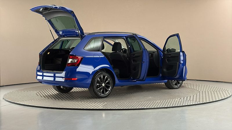 Škoda Fabia 1.0 TSI Black Combi - fotka 6 z 23