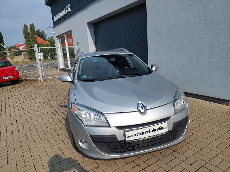 Renault Mégane (2011) III. Grandtour dCi 110 - fotka 3 z 24