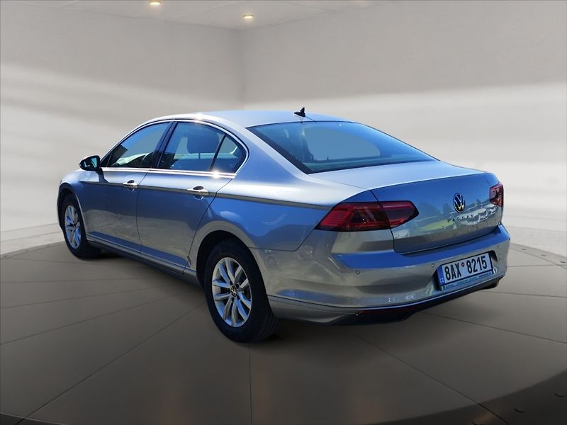 Volkswagen Passat 2,0 TDI 110 Business - fotka 5 z 11