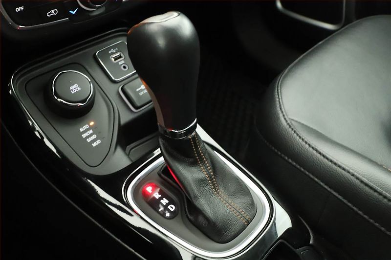 Jeep Compass (2019) 1.4 MultiAir, 4X4, Automat - fotka 10 z 16