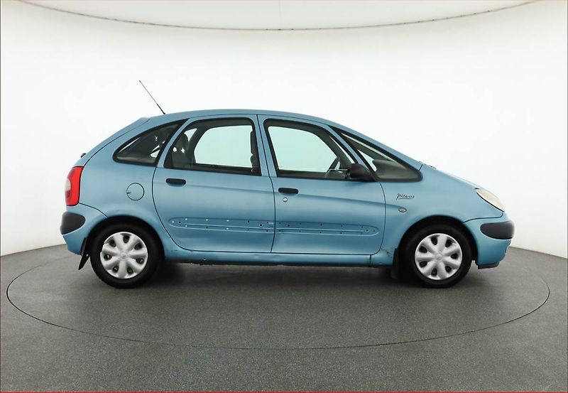 Citroën Xsara Picasso (2002) 1.6, Serv.kniha, Tažné, Klima - fotka 6 z 12