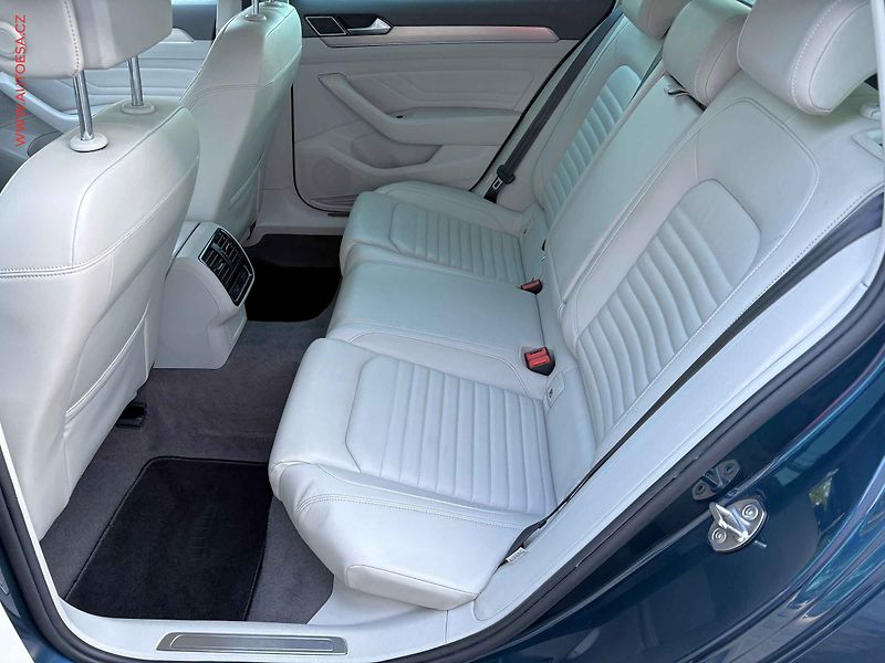 Volkswagen Passat (2021) 2.0 TDi, ČR, Elegance, LED - fotka 10 z 16