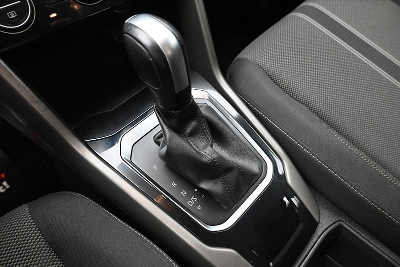 Volkswagen T-Roc 1,5 TSI 110 kW DSG Navi Záruka - fotka 22 z 30