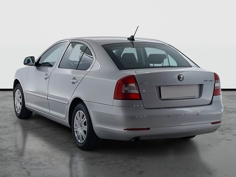 Škoda Octavia (2011) Ambiente 1.6 TDI, Serv.kniha - fotka 4 z 15