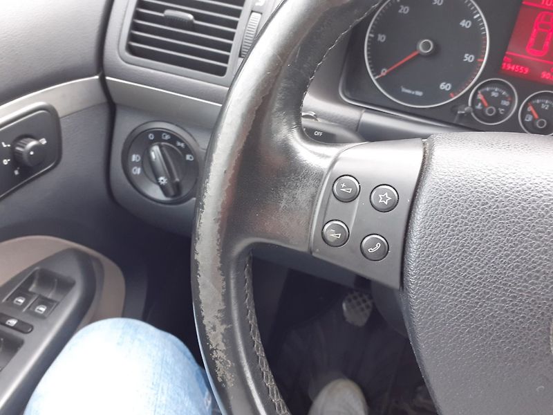 Volkswagen Touran (2007) Cross 2.0 TDi - fotka 9 z 32