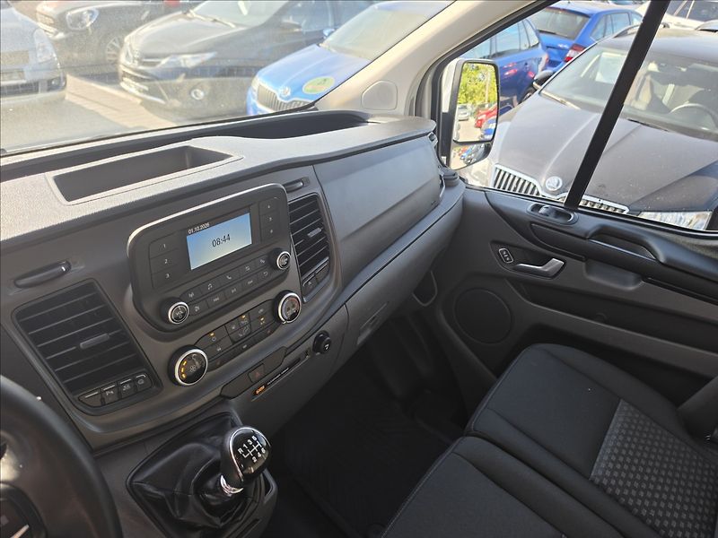 Ford Transit Custom 2,0 TDCi 96KW L2H1 - fotka 12 z 38