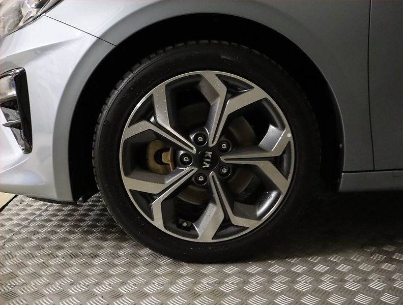 Kia Ceed (2020) Top 1.4 T-GDI, Serv.kniha - fotka 15 z 20