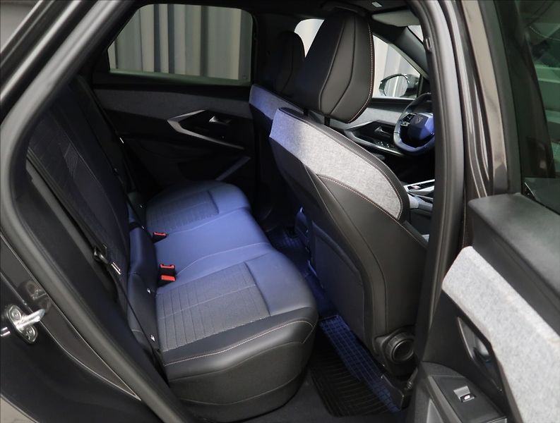 Peugeot 3008 1,2 ALLURE HYBRID145 e-DCS6 ČR - fotka 10 z 29