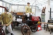 Koněspřežná stříkačka vyrobená firmou Richard Herold z Chomutova z roku 1925. Vlastnil ji Sbor dobrovolných hasičů ze Vtelna u Mostu.