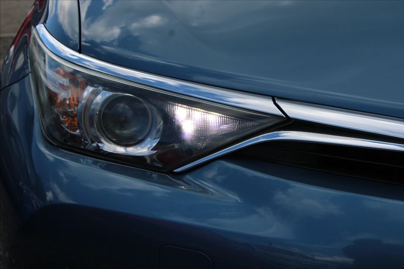 Toyota Auris 1,6 i  NOVÉ V ČR,SERVIS - fotka 26 z 30
