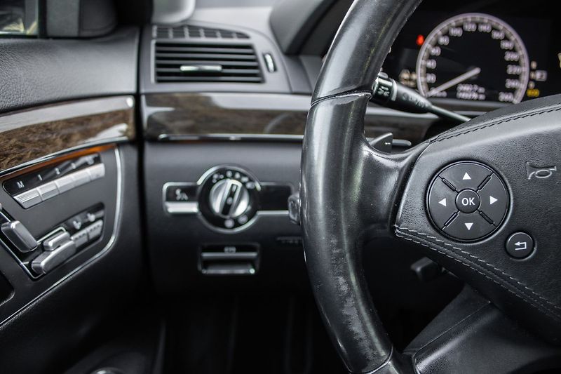 Mercedes-Benz Třídy S - fotka 35 z 43
