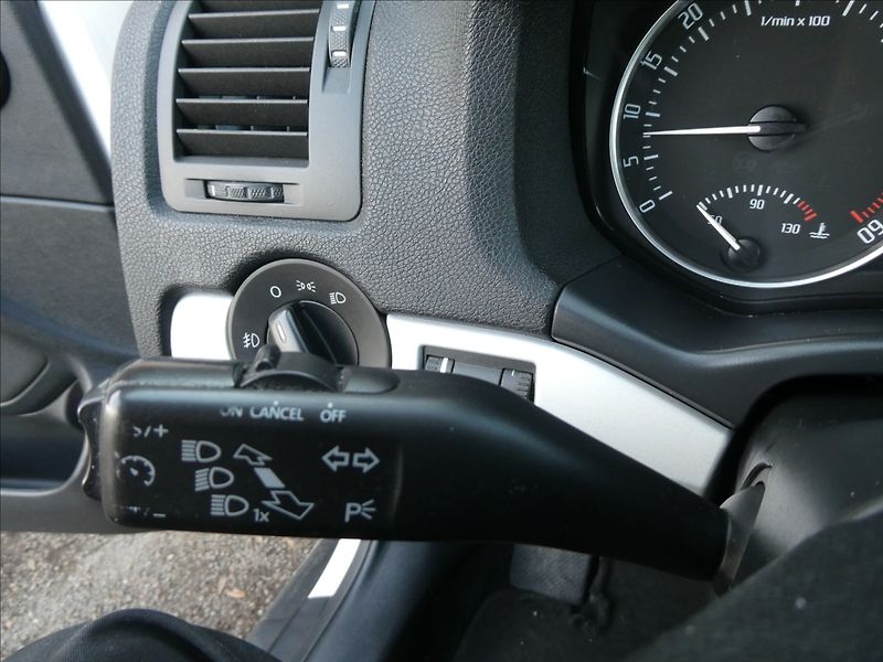 Škoda Octavia 1,6 TDI Greenline, po servise - fotka 30 z 50