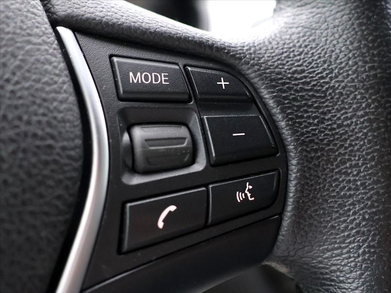 BMW Řada 3 2,0 320d 140kW xDrive CZ Sport - fotka 22 z 37