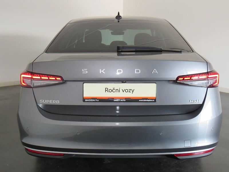 Škoda Superb - fotka 6 z 30