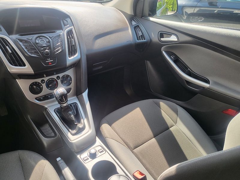 Ford Focus (2011) 1.6 i 16V Rozvody, Nová STK - fotka 13 z 23