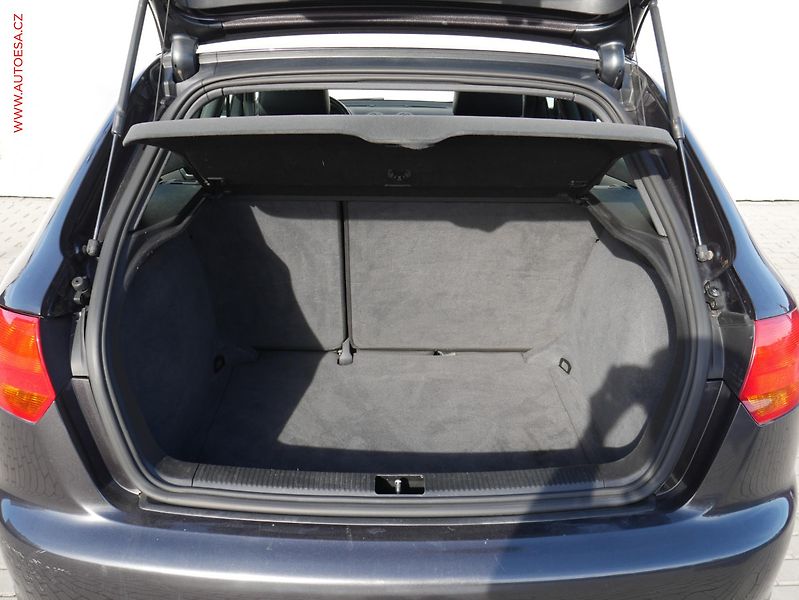 Audi A3 (2008) 2.0 TDI, S-line, xenon - fotka 7 z 15